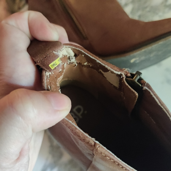 BP Lance Leather Ankle Boot with Stacked Heel & Side Zip - Picture 4 of 6